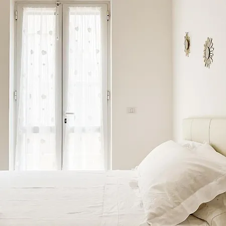 Yuna Rent - Residenza Delle Rose Apartmán