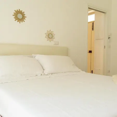 Yuna Rent - Residenza Delle Rose