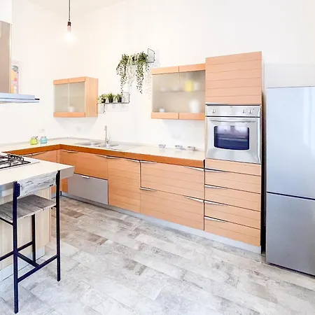 Yuna Rent - Residenza Delle Rose 아파트